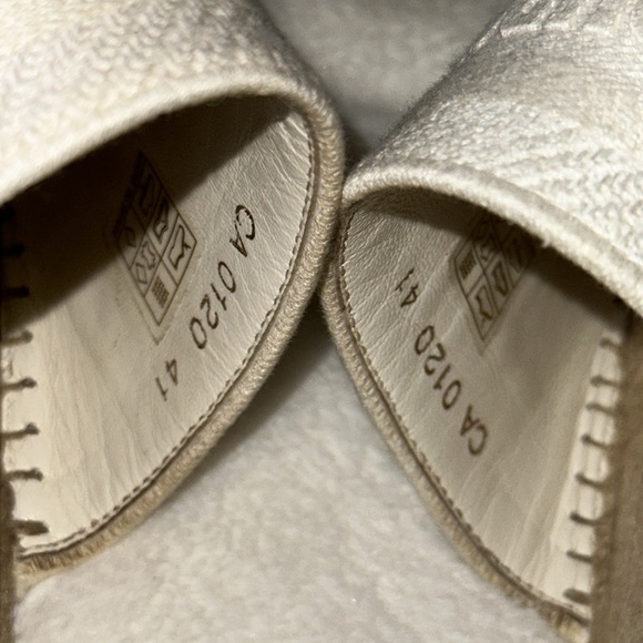 Size 41 Christian Dior white slides. - Picture 16 of 16